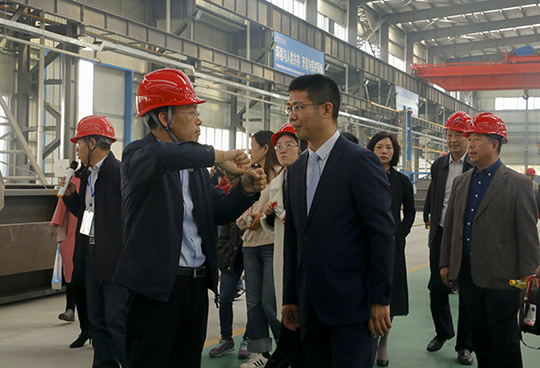 郭站長一行參觀重鋼車間