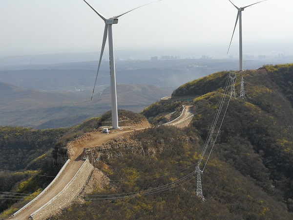 附件1，開山破崖，筑出坦途.jpg